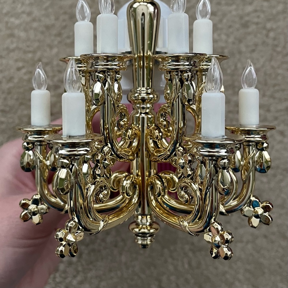 Bath & Body Works Bridgerton Gold Chandelier Nightlight Wallflower Plug - Picture 15 of 16